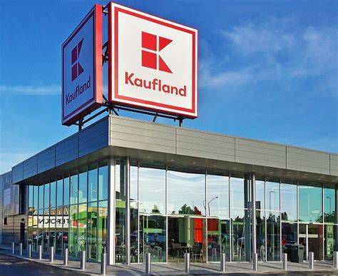 Nočné stavebné práce na obchodnom dome Kaufland v Petržalke