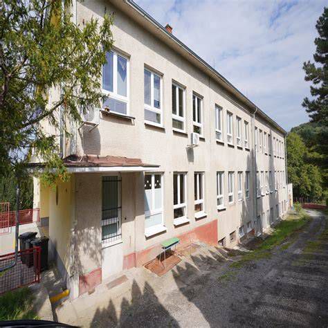 Zateplenie historickej budovy s replikou pôvodných prvkov