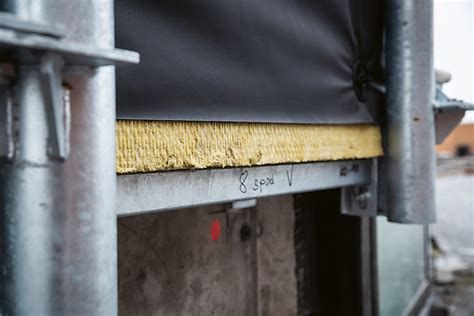 Detail vzduchovej medzery a difúznej fólie v odvetranej fasáde