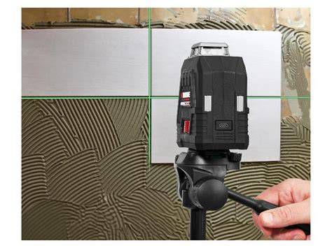 Laserový krížový nivelák Parkside Performance 360 stupňov na statíve