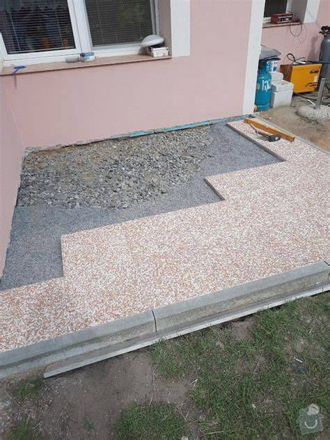 Detail vymývané dlažby Grena s přírodním kamenivem