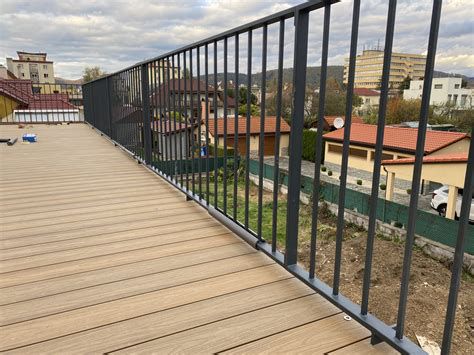 Hliníkové balkónové zábradlie s práškovým lakovaním