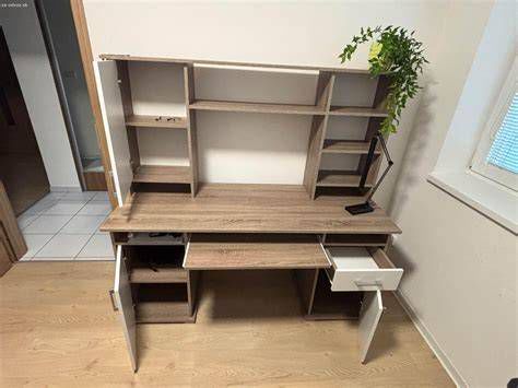 Detailné spracovanie kúpeľňovej skrinky s úložným priestorom