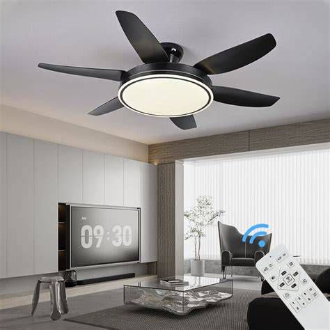 Moderný dizajnový stropný ventilátor s integrovanými funkciami
