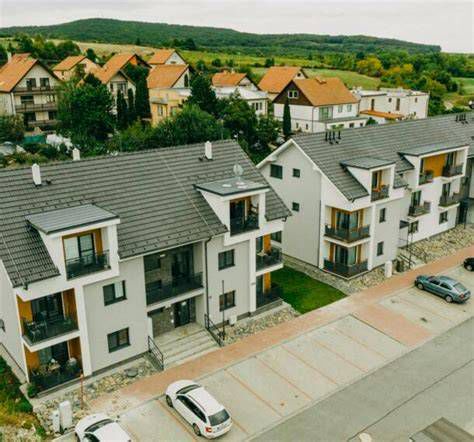 Komplexný stavebný projekt s inštalovanou strešnou krytinou