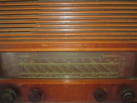 Staré elektrónkové rádio Tesla Blaník