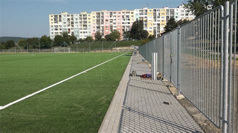 Nové futbalové ihrisko vo Višňovom počas rekultivácie