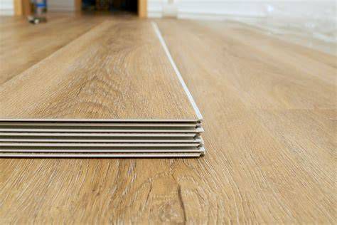Detailná štruktúra laminátovej podlahy s click systémom