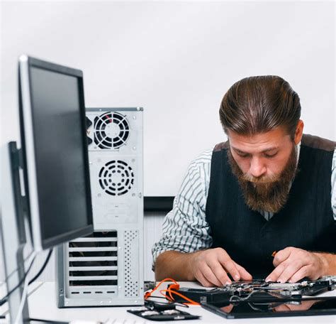 Príjem zákaziek a oprava PC v kariérnom režime