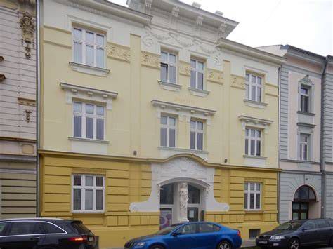 Historická fasáda Obchodného domu Urban (bývalý Prior) v Košiciach