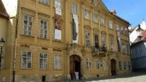 Historické a moderné aplikácie nepálených tehál
