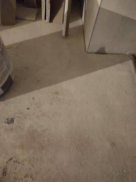 Vlhké miesta na stene