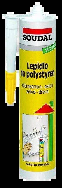 Aplikácia PU lepidla na Styrodur