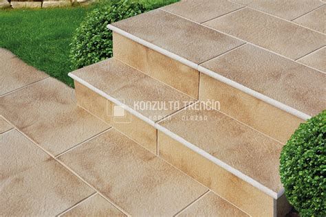 Detail pokládky dlažby na schodové prvky