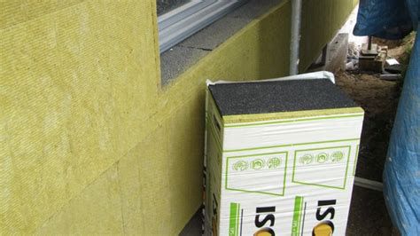 Detail spoja dvoch izolačných dosiek