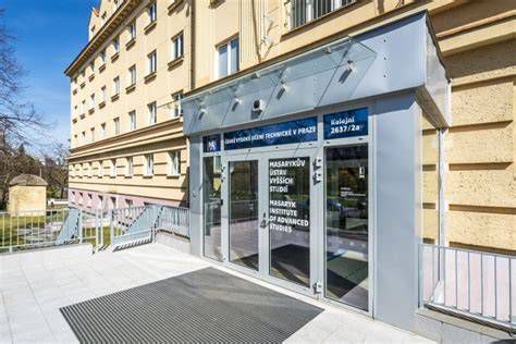 budova kúpeľného ústavu v Kováčovej
