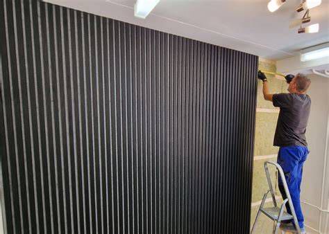 Ukážka inštalácie 3D PVC panelov v modernom interiéri