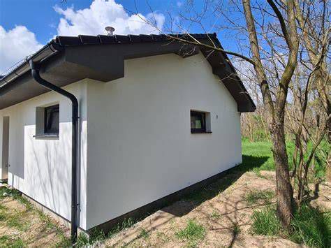 Príklad umiestnenia drobnej stavby v blízkosti hranice pozemku