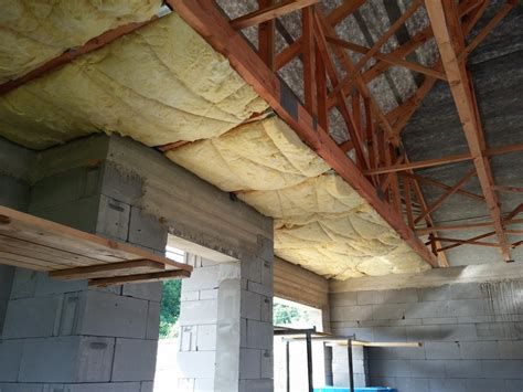 Nákres: Akustická izolácia stropu minerálnou vlnou v sadrokartónovom podhľade