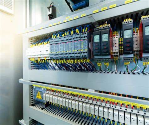 Typy elektromerových rozvádzačov podľa montáže