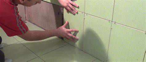 Schéma instalace keramických obkladů na stěnu v koupelně