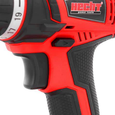 Detailný pohľad na aku vŕtačku Hecht 1278 s príslušenstvom