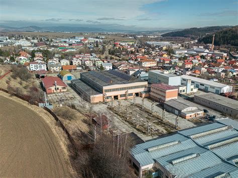 Priemyselná zóna a výrobné haly v regióne Veľkých Ripnian