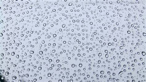 Detail kvapiek vody na hydrofóbnej fasáde