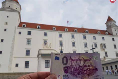 Nový Euro Souvenir s motívom Trenčianskeho hradu a jeho predaj