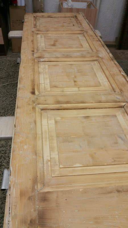 Dvere pred a po renovácii s fóliou v dekore dreva
